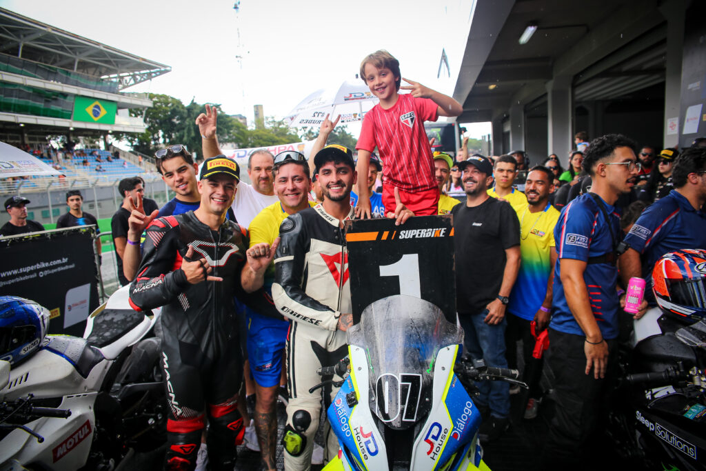 Maxi Scheib começa com vitória e marca sua estreia na Superbike PRO
