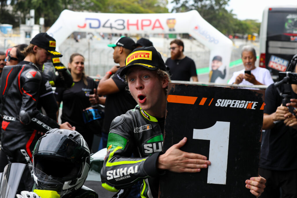 Valentino Dematte vence na Supersport 400 pela 2ª vez na temporada