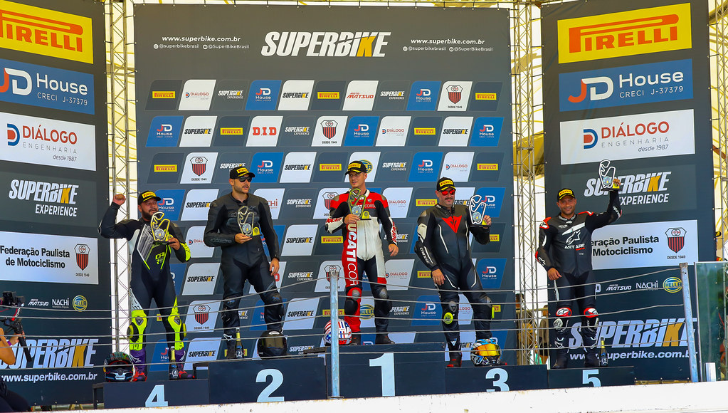 Pódio da categoria SuperBike Rookie
