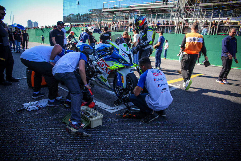Grid Experience SuperBike Brasil: como é estar no grid antes de uma corrida? Maxi Scheib no grid de largada